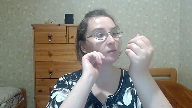 Snapshot of Smart_Rose chatting on 10-07-25, 05:21 Smart Rose online show from 10-07-25, 05:21