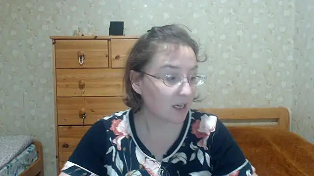 Snapshot of Smart_Rose chatting on 10-25-25, 02:46 Smart Rose online show from 10-25-25, 02:46