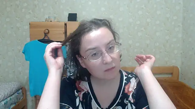 Snapshot of Smart_Rose chatting on 10-26-25, 10:54 Smart Rose online show from 10-26-25, 10:54