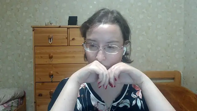 Snapshot of Smart_Rose chatting on 10-29-25, 09:05 Smart Rose online show from 10-29-25, 09:05