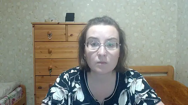 Snapshot of Smart_Rose chatting on 11-16-25, 01:17 Smart Rose online show from 11-16-25, 01:17