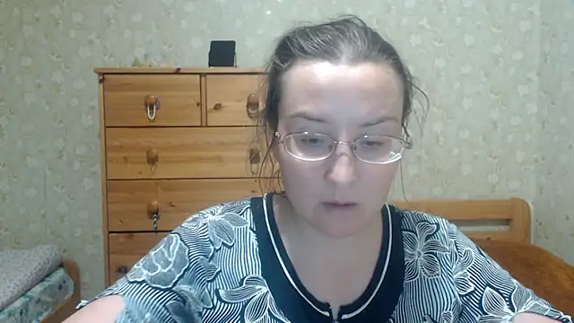 Snapshot of Smart_Rose chatting on 12-15-25, 04:33 Smart Rose online show from 12-15-25, 04:33