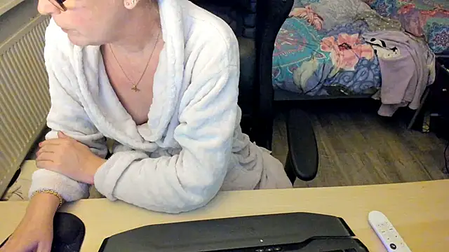 Snapshot of minoesje37 chatting on 12-30-24, 08:25 minoesje37 online show from 12-30-24, 08:25