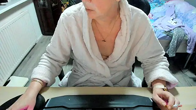 Snapshot of minoesje37 chatting on 03-02-25, 08:40 minoesje37 online show from 03-02-25, 08:40