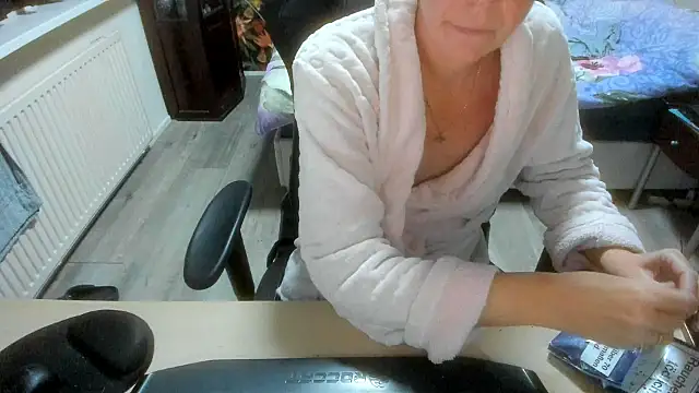 Snapshot of minoesje37 chatting on 12-01-25, 08:47 minoesje37 online show from 12-01-25, 08:47