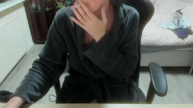 minoesje37 online show from 02-11-26, 08:36