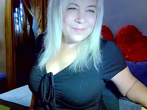 Snapshot of AgoniA7 chatting on 09-23-25, 04:04 AgoniA7 online show from 09-23-25, 04:04