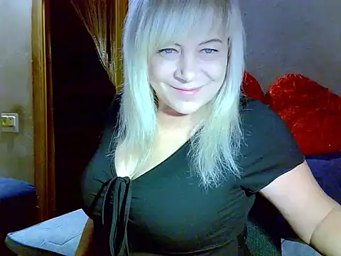 Snapshot of AgoniA7 chatting on 10-26-25, 01:22 AgoniA7 online show from 10-26-25, 01:22