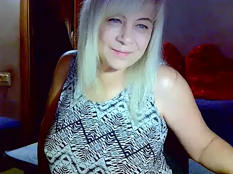 Snapshot of AgoniA7 chatting on 11-01-25, 04:03 AgoniA7 online show from 11-01-25, 04:03