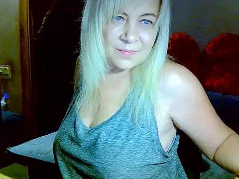 Snapshot of AgoniA7 chatting on 11-25-25, 08:09 AgoniA7 online show from 11-25-25, 08:09