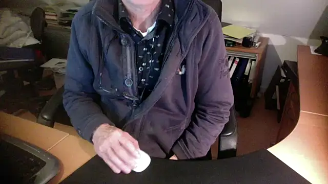 Snapshot of outlaw200 chatting on 12-01-24, 08:53 outlaw200 online show from 12-01-24, 08:53