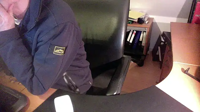 Snapshot of outlaw200 chatting on 12-04-24, 06:50 outlaw200 online show from 12-04-24, 06:50