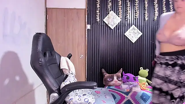 lalanaughty online show from 04-04-26, 09:40