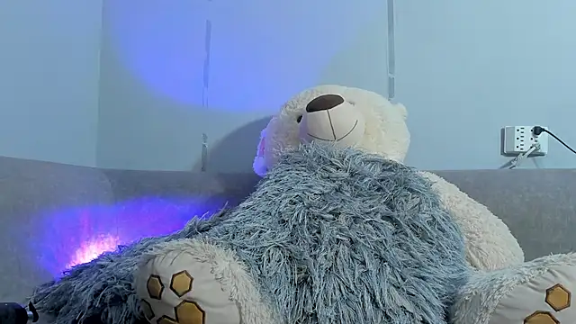 Snapshot of SandraGoldstein chatting on 02-15-25, 11:58 SandraGoldstein online show from 02-15-25, 11:58