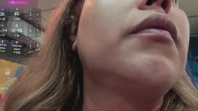 khloeHermaprodit3 online show from 02-21-25, 09:54