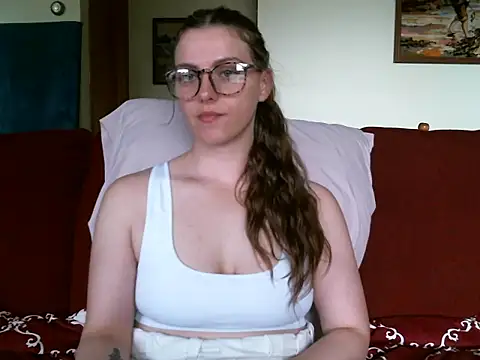 Snapshot of katie_kitten38 chatting on 06-02-26, 01:13 katie kitten38 online show from 06-02-26, 01:13