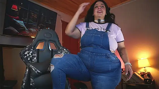 Snapshot of coraline_latin chatting on 05-08-26, 12:10 coraline latin online show from 05-08-26, 12:10