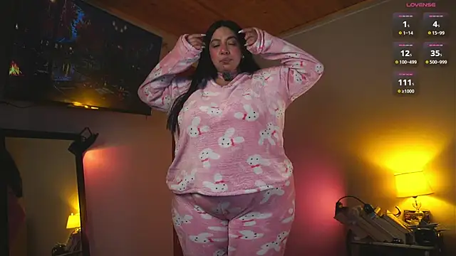 Snapshot of coraline_latin chatting on 07-26-26, 10:38 coraline latin online show from 07-26-26, 10:38