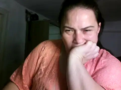 Snapshot of TammyAh chatting on 12-10-24, 12:28 TammyAh online show from 12-10-24, 12:28