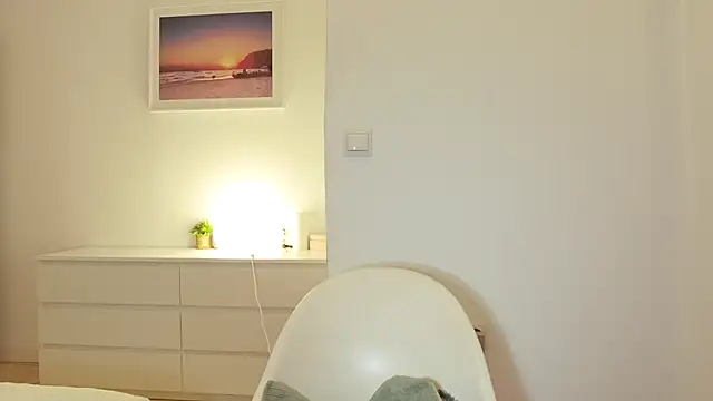 Snapshot of StracciaStella- chatting on 01-07-26, 05:04 StracciaStella- online show from 01-07-26, 05:04