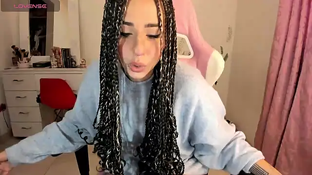 Snapshot of Fallengangel chatting on 12-18-24, 11:34 Fallengangel online show from 12-18-24, 11:34