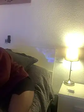 Snapshot of Chic_desire chatting on 02-19-26, 08:38 Chic desire online show from 02-19-26, 08:38