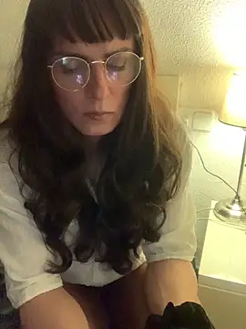 Snapshot of Chic_desire chatting on 02-28-26, 10:00 Chic desire online show from 02-28-26, 10:00