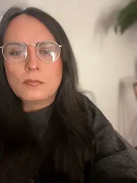 Snapshot of Chic_desire chatting on 03-08-26, 04:33 Chic desire online show from 03-08-26, 04:33