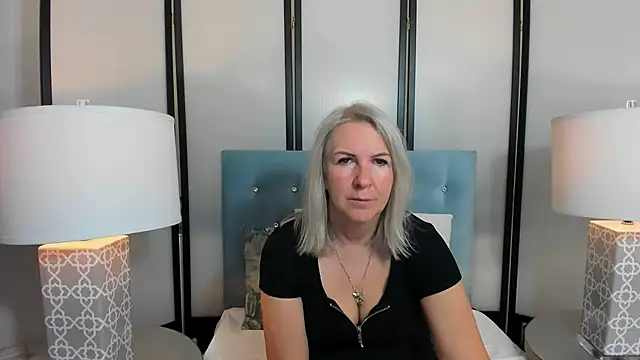 EricaTop online show from 09-28-25, 04:51