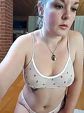 Snapshot of SwedishJennifer chatting on 11-19-25, 03:01 SwedishJennifer online show from 11-19-25, 03:01