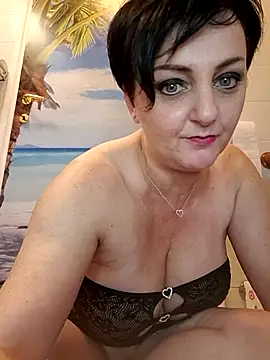 lucillabollente online show from 11-21-25, 05:55