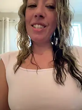 Snapshot of _NinaLuvSins_ chatting on 05-31-26, 03:08 NinaLuvSins online show from 05-31-26, 03:08