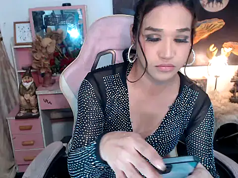 Snapshot of AsianMariaTs chatting on 11-03-25, 02:07 AsianMariaTs online show from 11-03-25, 02:07