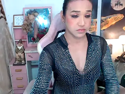 Snapshot of AsianMariaTs chatting on 11-18-25, 02:43 AsianMariaTs online show from 11-18-25, 02:43