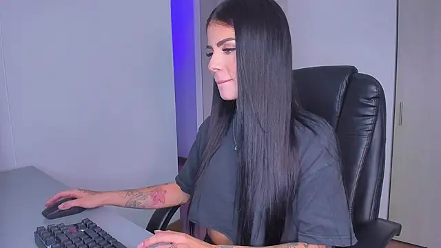 Snapshot of Lisegg_ chatting on 03-10-25, 08:56 Lisegg online show from 03-10-25, 08:56