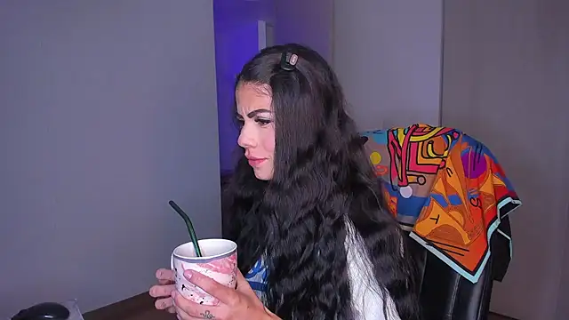 Lisegg  online show from 12-20-25, 01:40