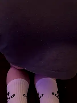 Snapshot of LionBoy1976 chatting on 12-04-25, 02:21 LionBoy1976 online show from 12-04-25, 02:21