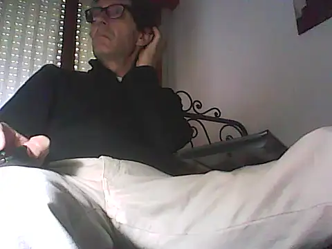 Snapshot of Moro_ra chatting on 05-03-26, 11:49 Moro ra online show from 05-03-26, 11:49