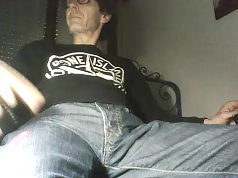 Snapshot of Moro_ra chatting on 05-07-26, 06:02 Moro ra online show from 05-07-26, 06:02