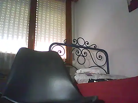 Snapshot of Moro_ra chatting on 06-16-26, 11:57 Moro ra online show from 06-16-26, 11:57