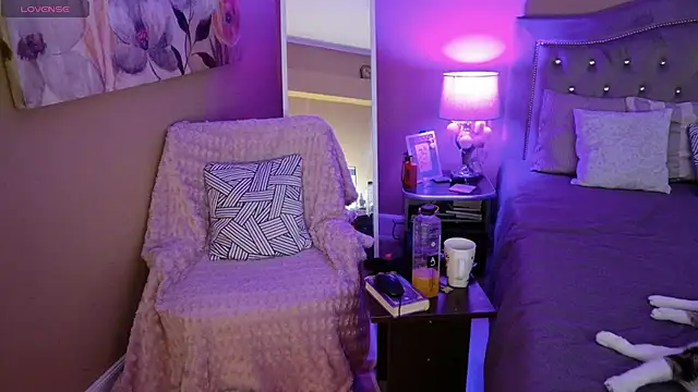 lara heaven online show from 01-27-25, 03:50