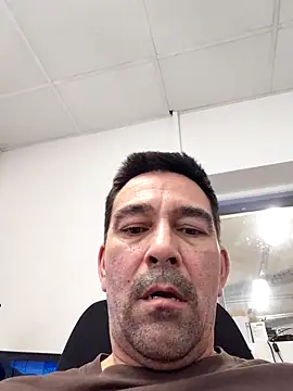 Snapshot of dick81 chatting on 05-06-26, 11:48 dick81 online show from 05-06-26, 11:48