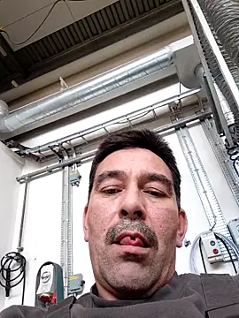 Snapshot of dick81 chatting on 05-15-26, 01:51 dick81 online show from 05-15-26, 01:51