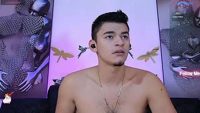 Snapshot of VikoHands chatting on 12-17-24, 10:54 VikoHands online show from 12-17-24, 10:54