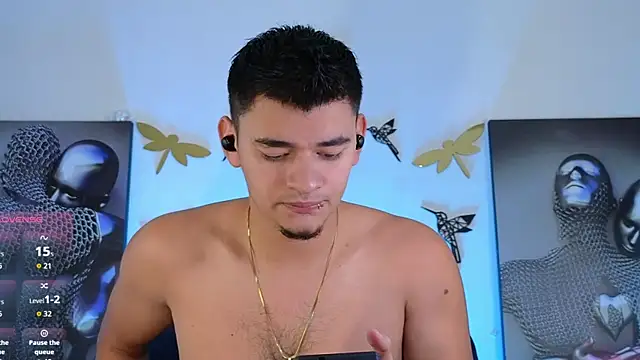 Snapshot of VikoHands chatting on 10-24-25, 01:24 VikoHands online show from 10-24-25, 01:24