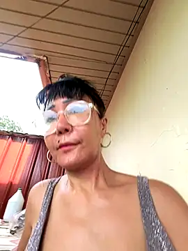 sweetieme online show from 10-29-25, 02:14