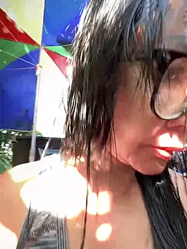 sweetieme online show from 10-31-25, 12:00