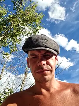 Snapshot of viraglaci18@xh chatting on 09-17-25, 01:57 viraglaci18xh online show from 09-17-25, 01:57