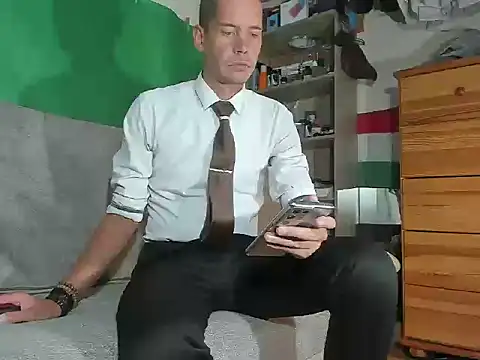 Snapshot of viraglaci18@xh chatting on 10-04-25, 02:37 viraglaci18xh online show from 10-04-25, 02:37