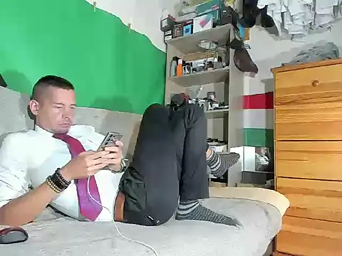 Snapshot of viraglaci18@xh chatting on 10-05-25, 04:05 viraglaci18xh online show from 10-05-25, 04:05